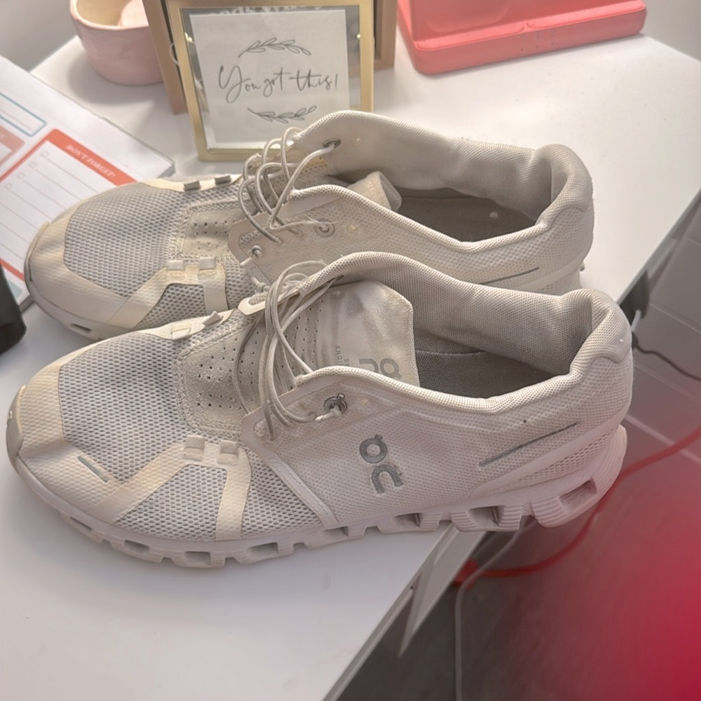 White on cloud running shoes